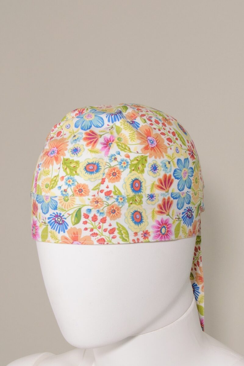 Boneta medicala cu imprimeu floral